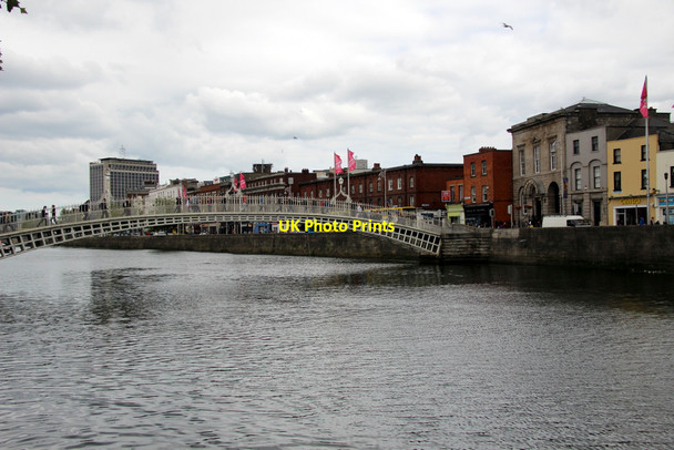 Photo 6"x4" Halfpenny Bridge, Dublin, Ireland Dublin\/O1534 c2011