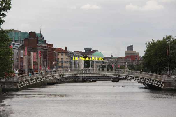 Photo 6"x4" Halfpenny Bridge, Dublin, Ireland Dublin\/O1534 c2011
