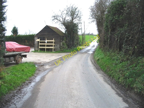 Photo 6"x4" Lane leading to Upper Goldstone, Sandhill Farm building on left. Upper Goldstone c2007