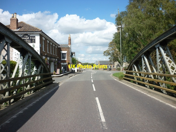 Photo 6"x4" Surfleet from the bridge over the River Glen Surfleet c2011