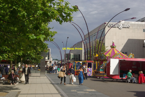 Photo 6"x4" Town Square, Basildon Barstable c2011