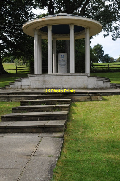 Photo 6"x4" Magna Carta Memorial, Runnymede Egham c2011