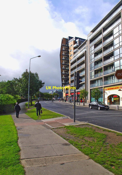 Photo 6"x4" Belgard Square West, Tallaght, Dublin Tallaght c2010