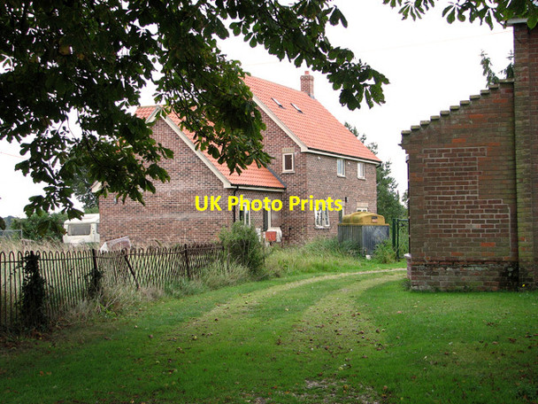 Photo 6"x4" New housing, Wingfield Bleach Green\/TM2377 c2011