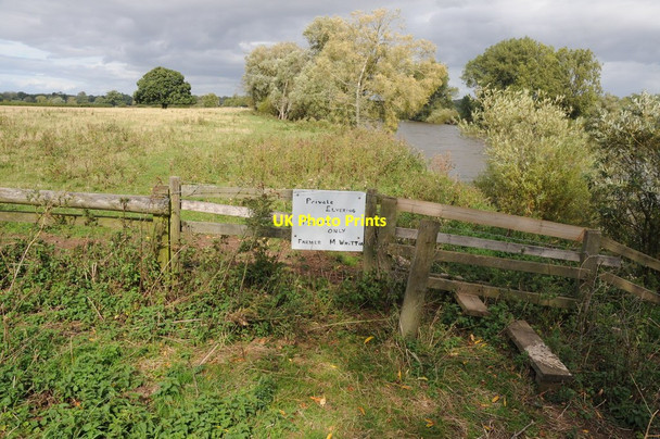 Photo 6"x4" Private elvering Chaceley c2011