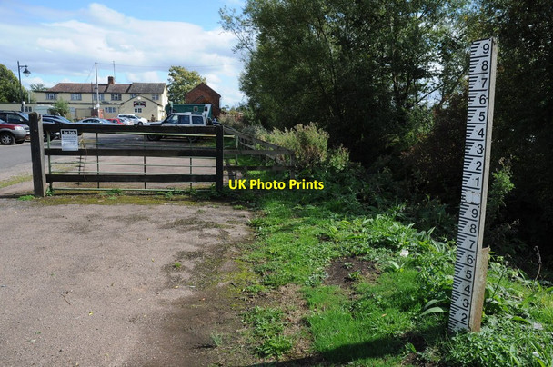 Photo 6"x4" Flood depth marker, Chaceley Stock Chaceley Stock c2011