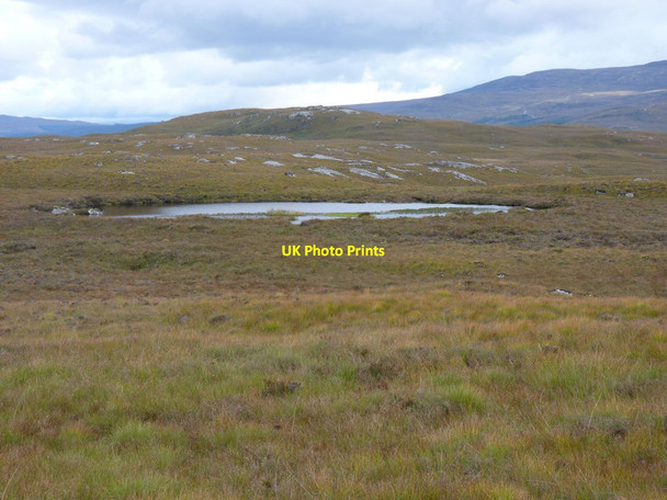 Photo 6"x4" An unnamed lochan Bruthach nan Uamh c2011