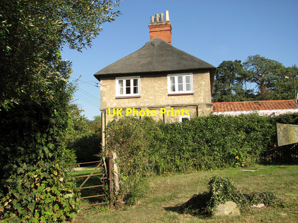 Photo 6"x4" Cottage by St John the Baptist's church, Saxmundham Saxmundham c2011