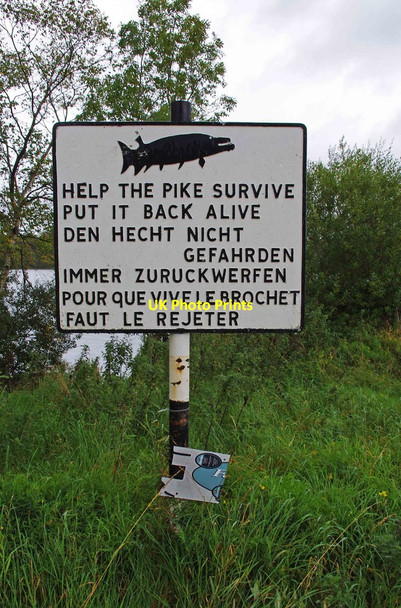 Photo 6"x4" Pike fishing notice by Loch an D\u00c3\u00bain, near Broadford Broadford\/R5772 c2011