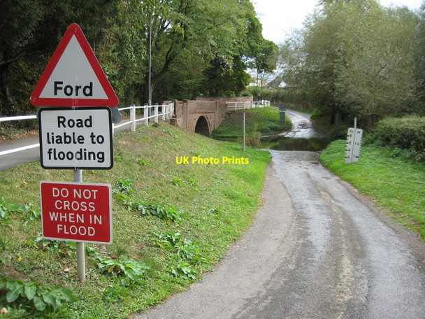 Photo 6"x4" Ford in Kempsey Callow End c2011