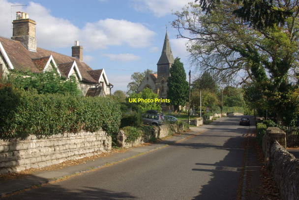 Photo 6"x4" Church Bank, Temple Grafton Temple Grafton c2011