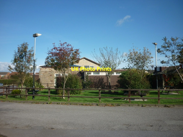 Photo 6"x4" The beer garden at the Brunton Arms Marton\/NZ5115 c2011