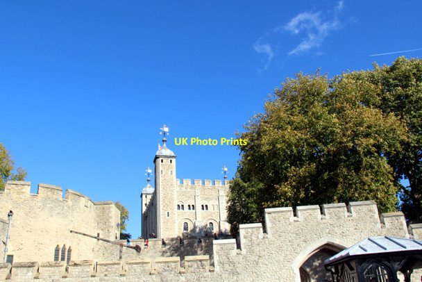 Photo 6"x4" Entrance to the Tower of London London c2011