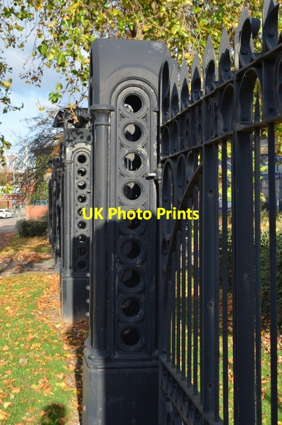 Photo 6"x4" Leicester Cattle Market Gates Leicester c2011