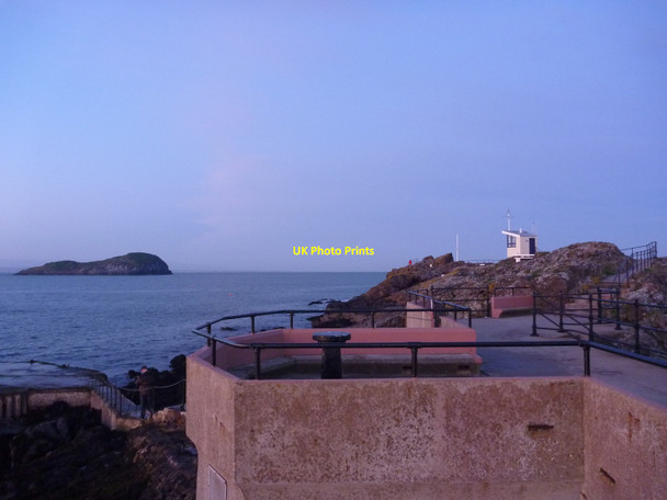 Photo 6"x4" Coastal East Lothian : Beyond The Harbour at North Berwick North Berwick c2011