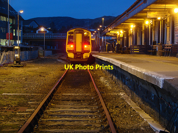 Photo 6"x4" The end of the line at Kyle Kyle of Lochalsh\/Caol Loch Ailse c2011