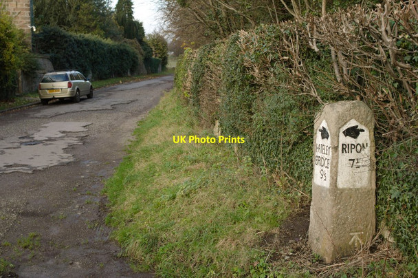 Photo 6"x4" Milestone, Ripley Ripley\/SE2860 c2011