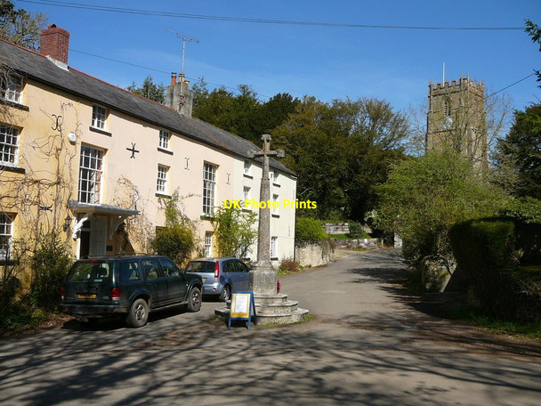 Photo 6"x4" Village cross at Whitchurch Canonicorum Whitchurch Canonicorum c2011