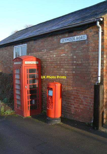 Photo 6"x4" Seymour Road\/Burton on The Wolds postbox (ref. LE12 84) Burton on the Wolds c2011