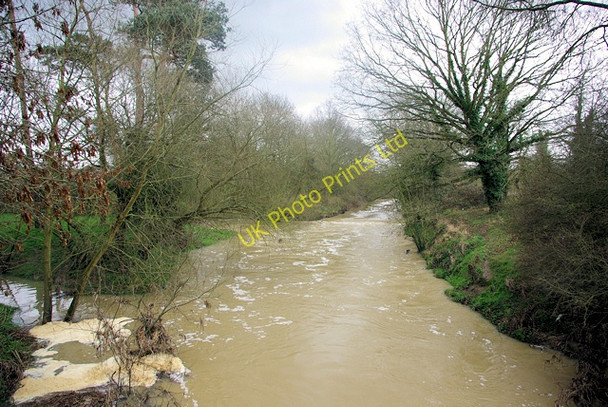Photo 6"x4" River Beult in Spate Benover c2007