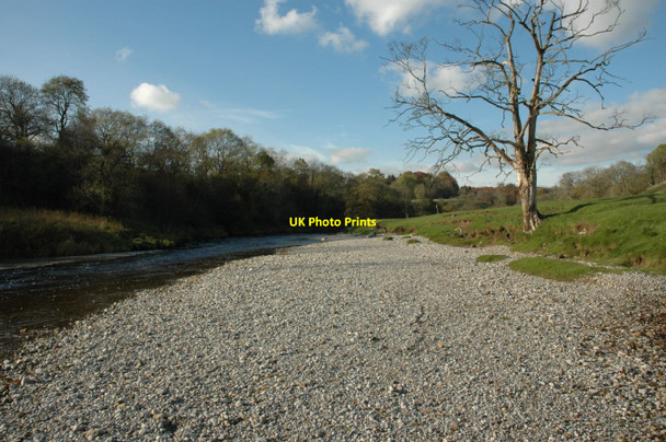 Photo 6"x4" Stone Beach on the Wharfe Skirethorns c2011
