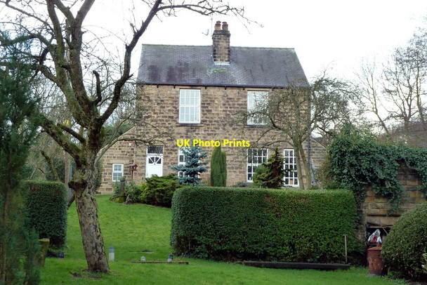 Photo 6"x4" Wheel Cottage Oughtibridge c2012