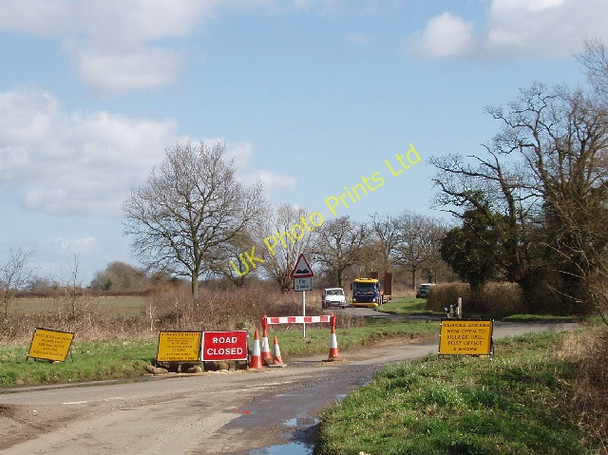 Photo 6"x4" Road closed for sewer installation Bletchingdon c2007