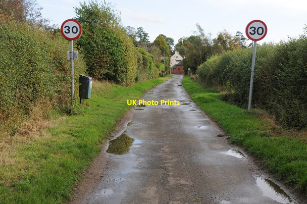 Photo 6"x4" Road into Wick Wick\/SO9645 c2011