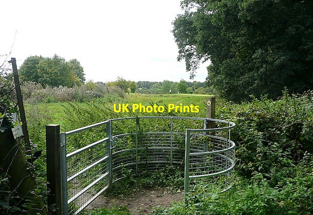 Photo 6"x4" Entrance to the golf course Beacon Hill\/SU9093 c2011
