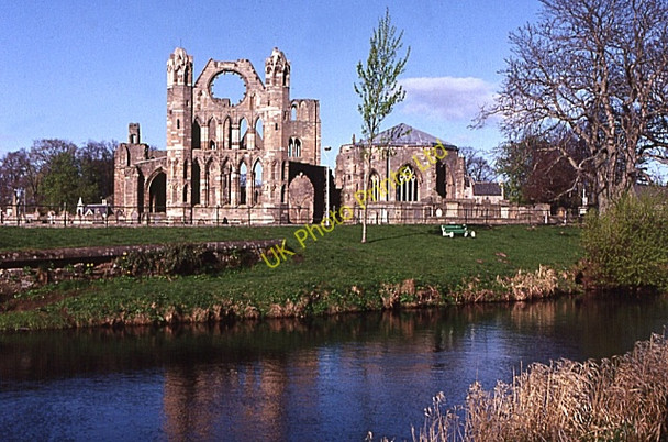 Photo 6"x4" Elgin Cathedral Elgin c1990