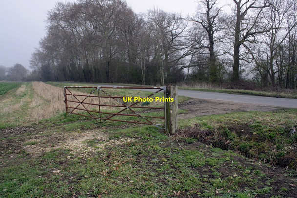Photo 6"x4" Standalone gate beside Baulking Lane Baulking c2012
