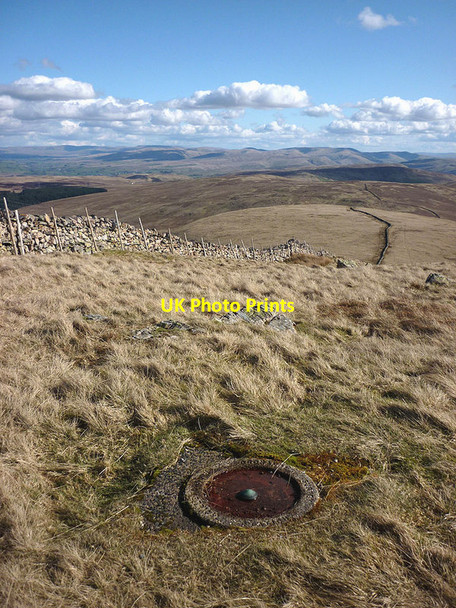 Photo 6"x4" Circular trig point, Great Yarlside Great Yarlside c2012