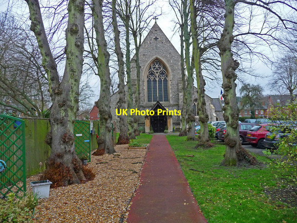 Photo 6"x4" Winchester - Holy Trinity Church Winchester c2012