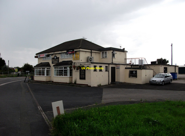 Photo 6"x4" The Leprechaun pub Garden City\/SJ3269 c2012