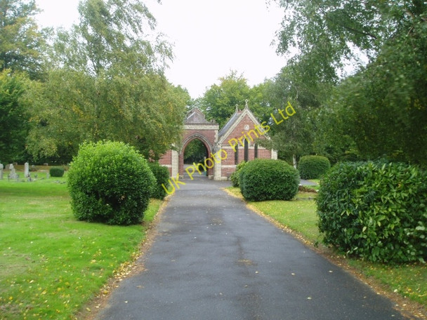 Photo 6"x4" Uckfield Cemetery Uckfield c2005
