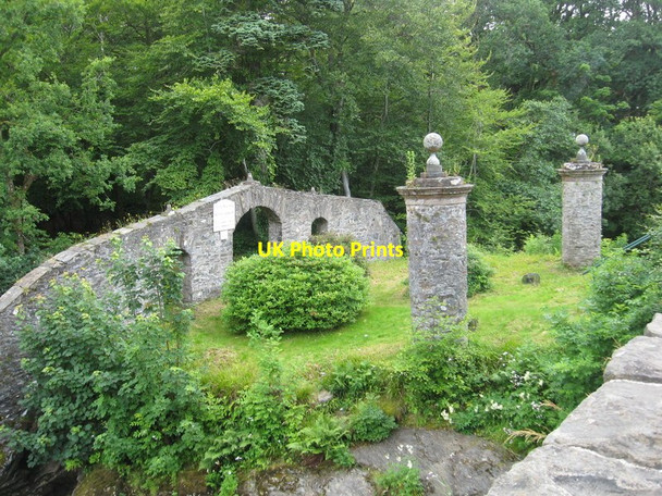 Photo 6"x4" The entrance to the burial place of the Clan McNab at Killin Killin\/NN5732 c2012
