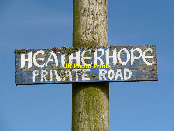 Photo 6"x4" A sign for Heatherhope Chatto c2012