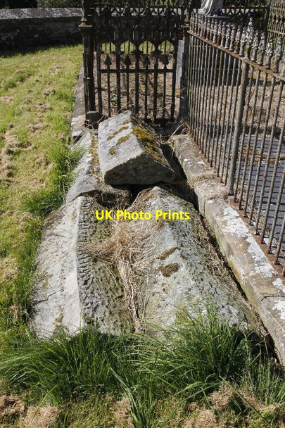 Photo 6"x4" All beside the graves Crossgates\/Y Groes c2012