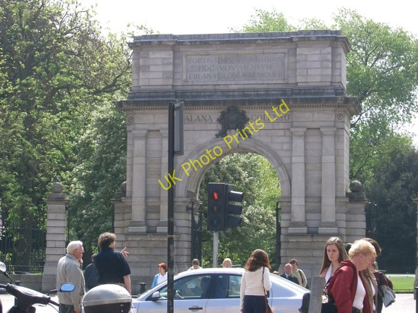 Photo 6"x4" Entrance to St Stephens Green in Dublin Dublin\/O1534 c2004