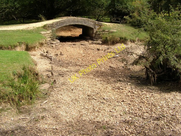 Photo 6"x4" Splash Bridge, New Forest Ogdens c2006