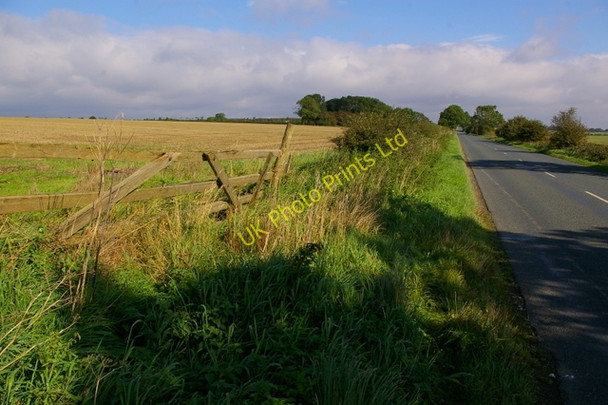 Photo 6"x4" Gate to Road B1253 Weaverthorpe c2006