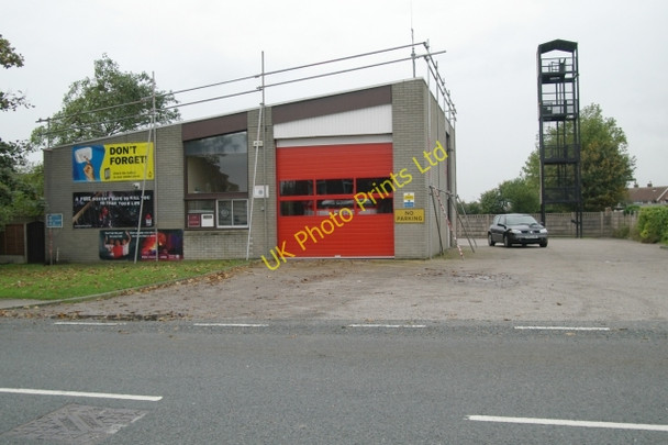 Photo 6"x4" Tarleton fire station Tarleton c2006