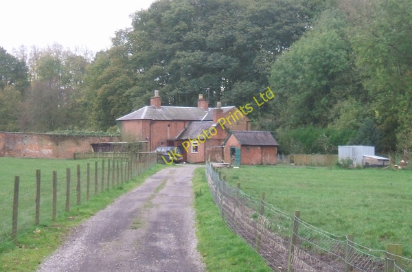 Photo 6"x4" Lodge to Chillington Estate Codsall Wood c2006