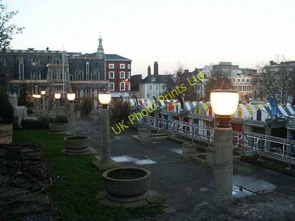 Photo 6"x4" War memorial, and market, Norwich Norwich c2006