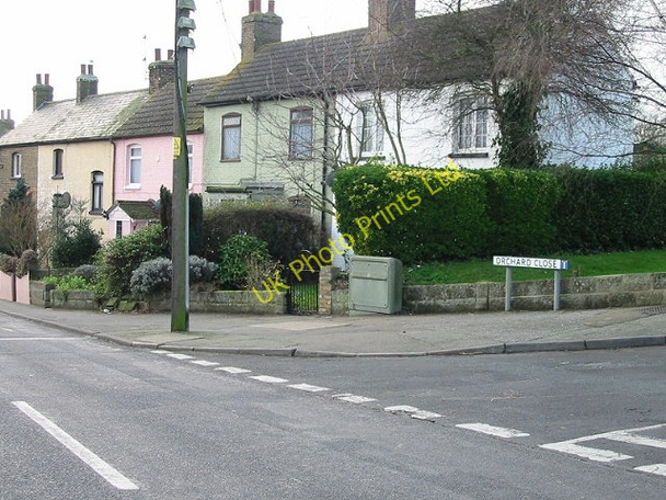 Photo 6"x4" Row of cottages at the junction of Orchard Close and Tothill Street, Minster. Mount Pleasant\/TR3065 c2007