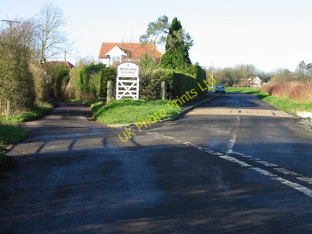 Photo 6"x4" Entering Woolage Village from the East. Woolage Village c2007