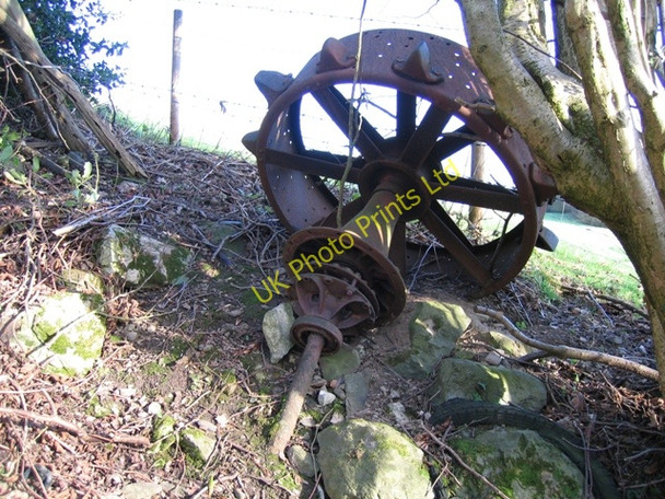 Photo 6"x4" Tractor Axle Pont-newydd\/SJ1865 c2007
