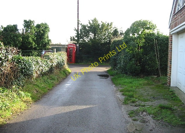 Photo 6"x4" Phone box in Elmstone Elmstone\/TR2560 c2007