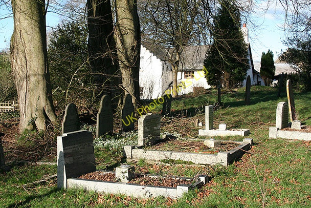 Photo 6"x4" Meshaw: church graveyard Meshaw c2007
