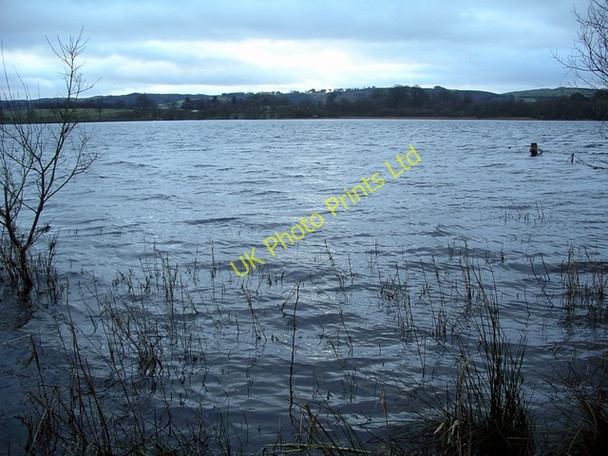 Photo 6"x4" Castle Loch Lochmaben c2007